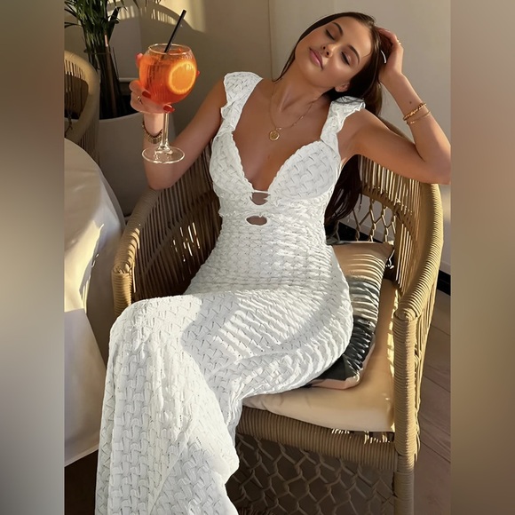 Commense Dresses & Skirts - Commense White Maxi Dress